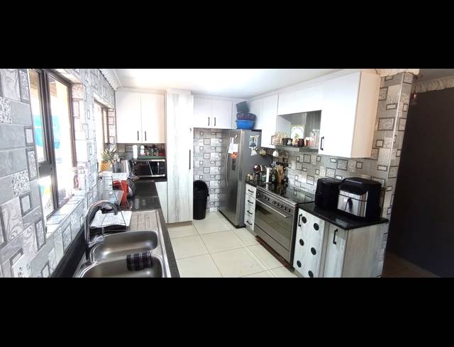 3 BEDROOM HOUSE FOR SALE IN AUSTERVILLE